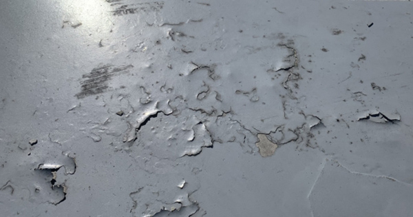 ベランダ防水層の剥がれ